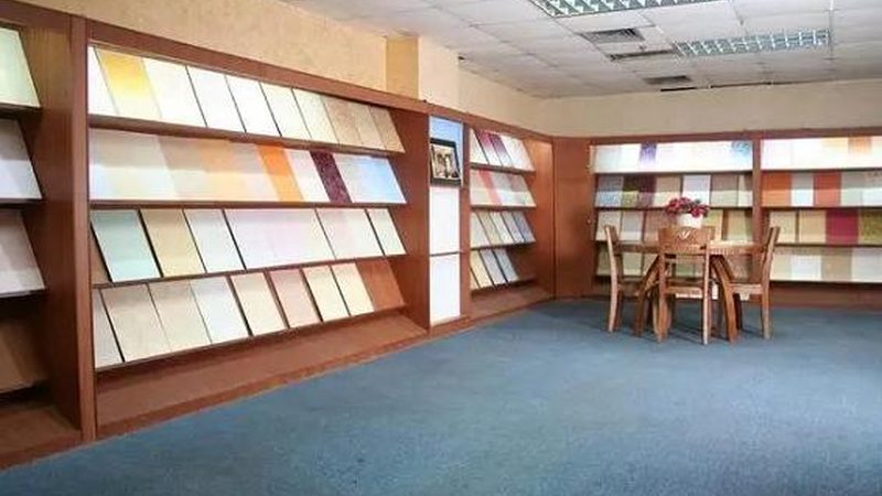卫生间防水工程费用包括人工费、施工费等。在查看报价单时，应注意以下几点：